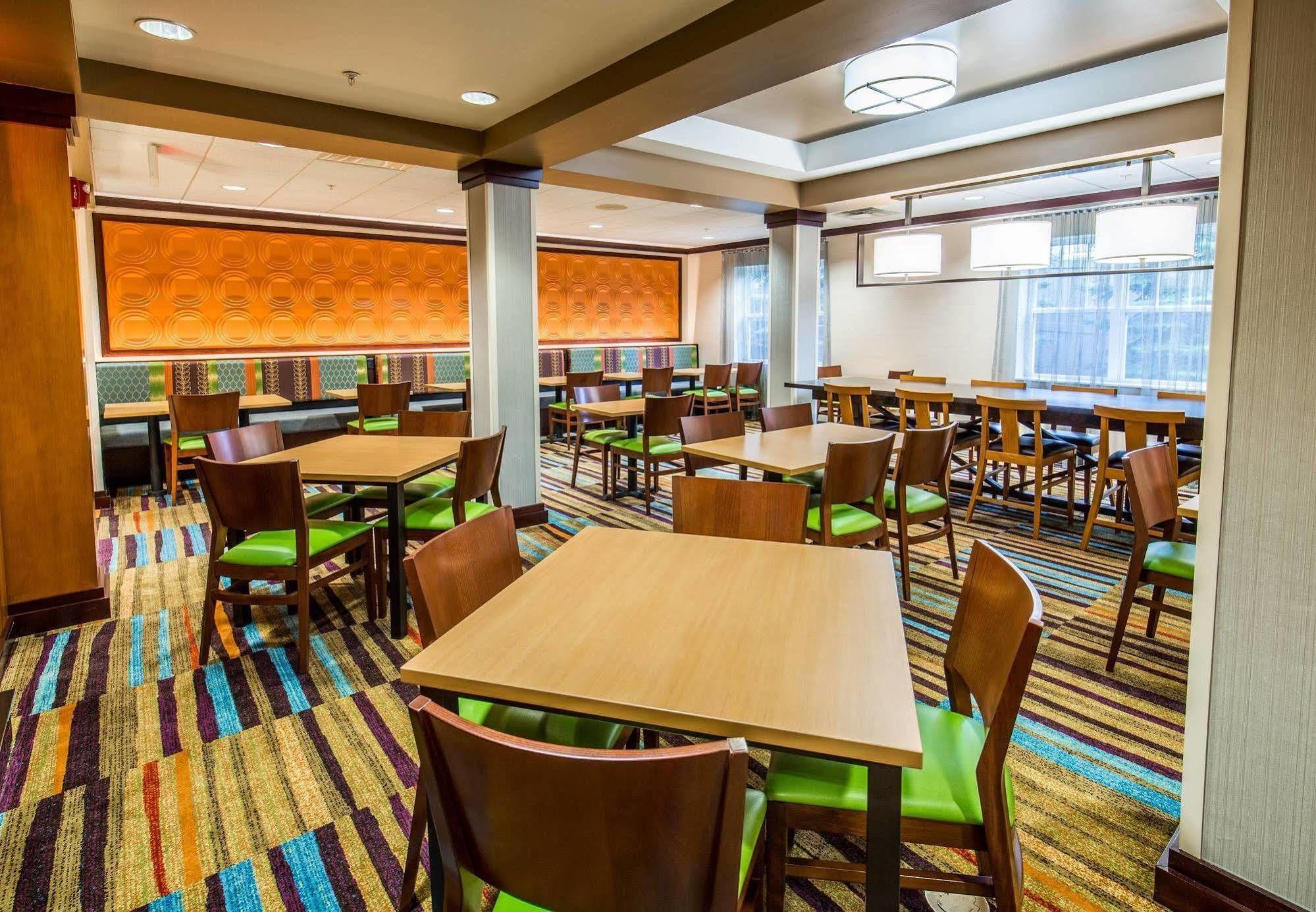 Hotel Fairfield And By Marriott Portsmouth 3*